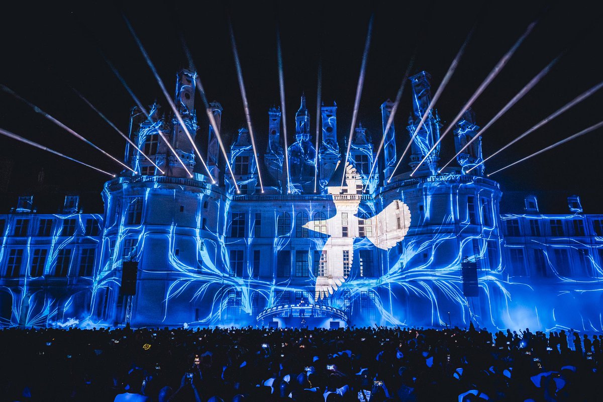 Bon dimanche <a href="/XFrance/">X France</a> 🪽
👁️ Chambord est monumental !
Des milliers de spectateurs, une énergie folle et le <a href="/monumental_tour/">Monumental Tour</a> de <a href="/michaelcanitrot/">Michael Canitrot</a> pour une soirée magique. Merci d’avoir été là ❤️
(Re)vivez ces instants uniques en images !