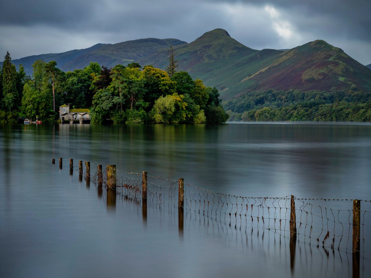 Morning everyone I hope you are well. Views across Derwentwater towards Catbells. Water levels are still high, but with a dry week ahead, they should drop quickly. Have a great day.

#LakeDistrict