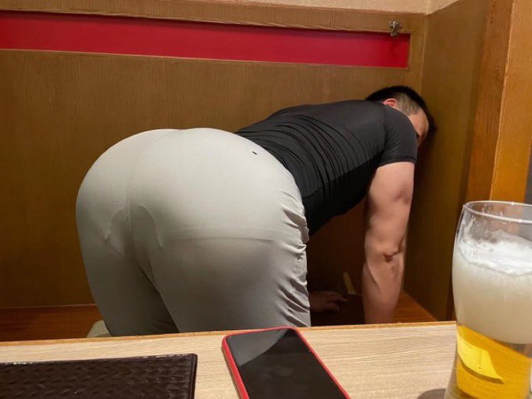 itsjerkintiiime's tweet photo. I can’t get enough of Taiwanese content creator @swimmerspeedo ‘s fat juicy ASS 😵‍💫😵‍💫🤤 https://t.co/W4ohMc7VIc