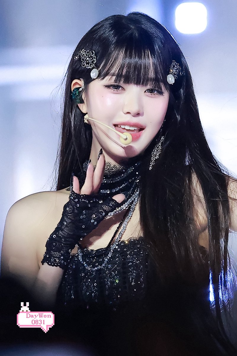 foreveryyoung10's tweet photo. [#워녕이🎀]

The Fact Music Awards 2025

#IVE #아이브 #アイヴ #WONYOUNG #원영 #JANGWONYOUNG #장원영 #ウォニョン https://t.co/ZWPmQzAIEN