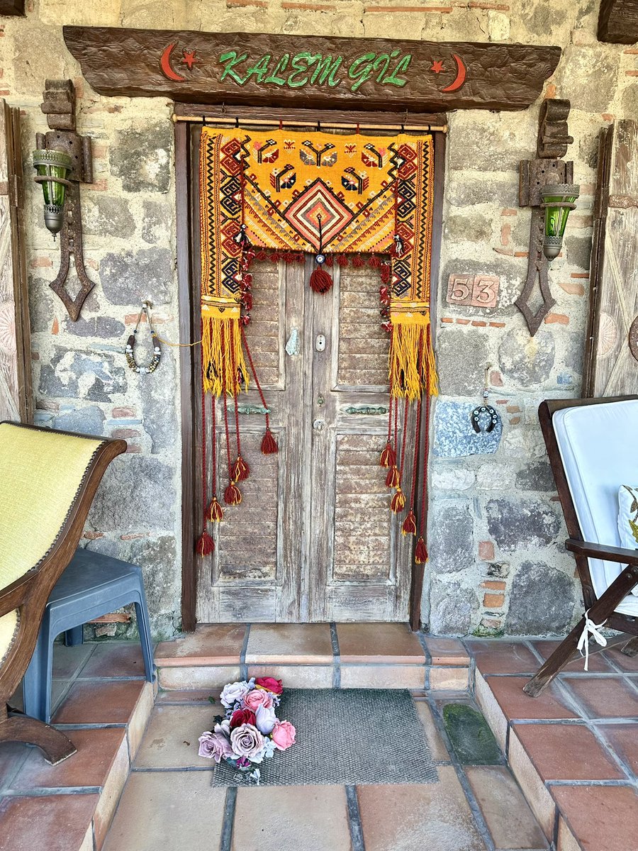 من يشتري مني الغرام ، ويمنح قلبي السلام. 

سعود الحميدي 

بودروم 🧿
 📸 My