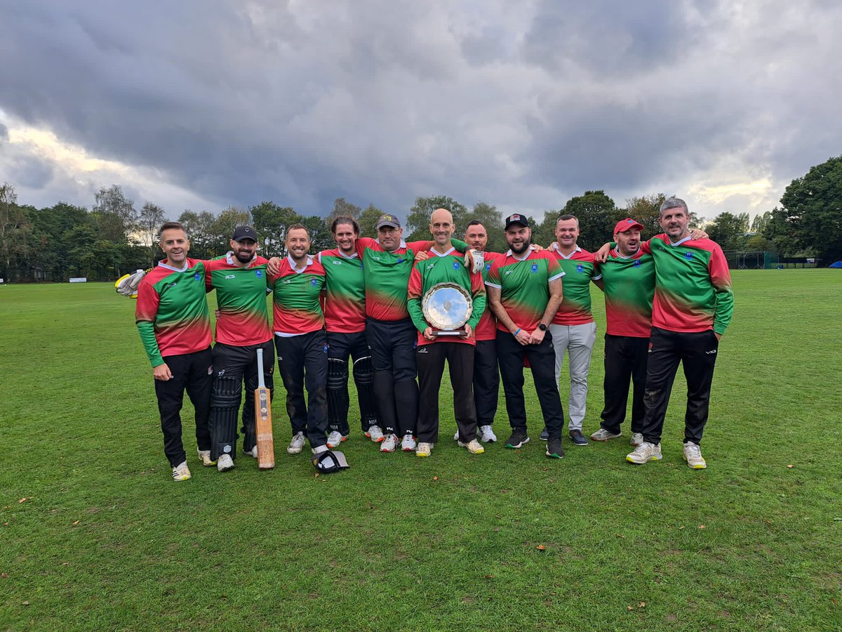 WalesXl's tweet photo. 🏆🏆 INTER DISTRICT TROPHY RETAINED 🏆🏆 

West Midlands 152/9 (45)
Charlie Robards 33
Jon Hubschmid 9-5-15-4
Mark Thomas 9-4-14-0

Wales 155/6 (25.2)
Jonathan Davies 60
Micky Martin 54
Mark Hadden 4/25

https://t.co/yQNwRSBUEQ https://t.co/YTL5ReKTFr