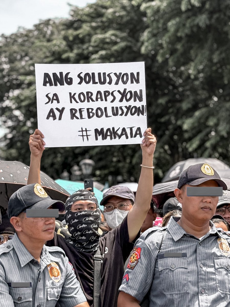 xxmrmr_'s tweet photo. Kahit sa dami ng pera niyo,
Walang doktor na makapagpapalinaw ng mata niyo

#BahaSaLuneta #TrillionPesoMarch #KurakotManagot https://t.co/fwbTPttAoL