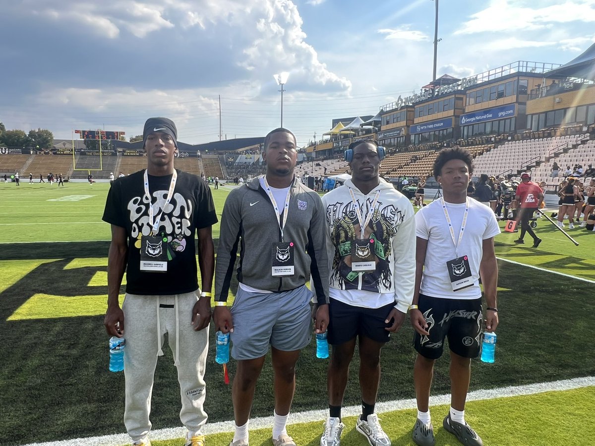 aayson_reese's tweet photo. Came to @kennesawstfb and enjoyed the game day visit!!! 
@CoachBarron_ 
@_VRHS_Football 
@Coachkdantzler 
@NwGaFootball 
@RecruitGeorgia https://t.co/7myy3gYXOD