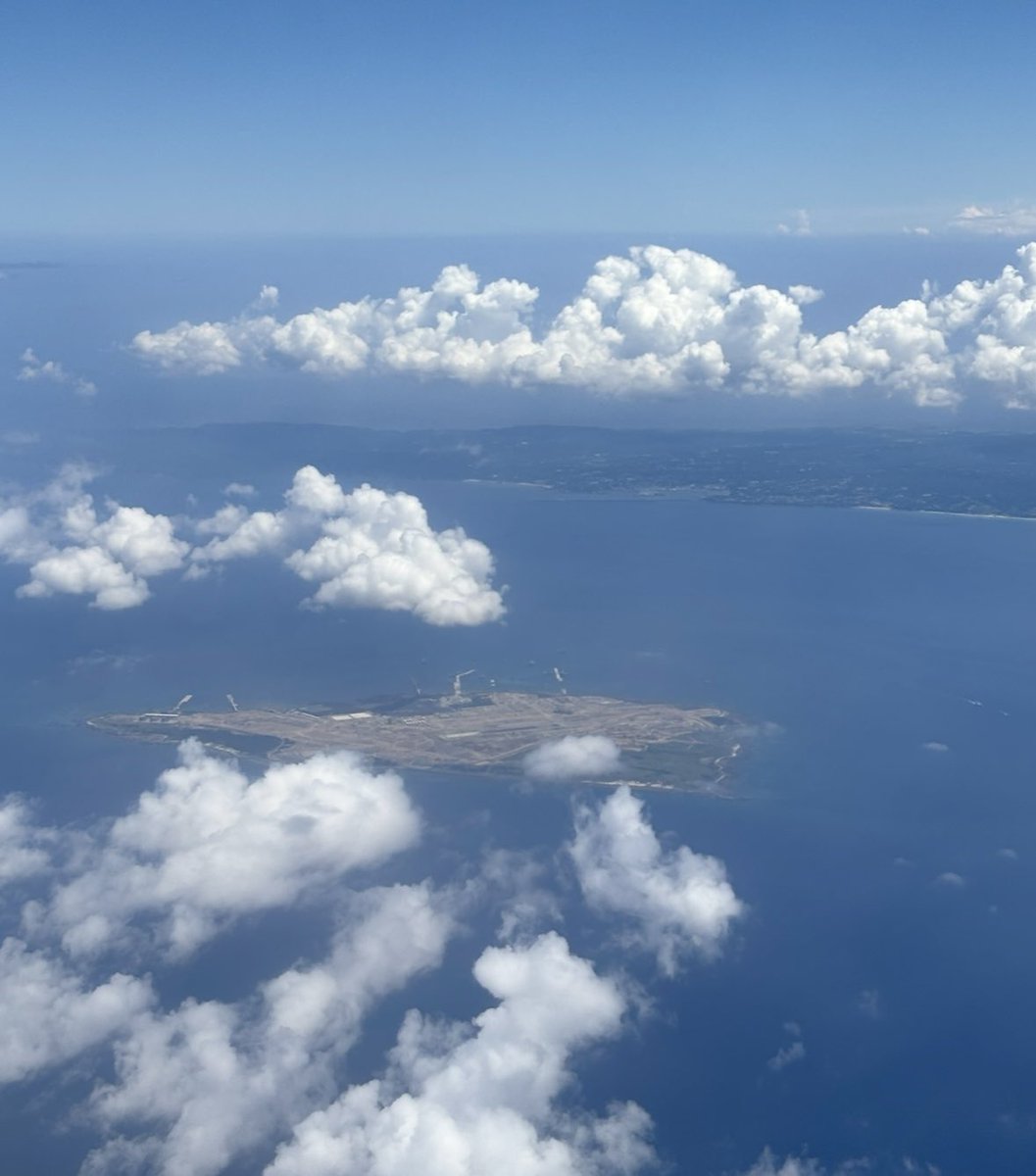 馬毛島！建設中の自衛隊基地！

種子島に行く途中、こんな真上を通ってくれるの素晴らしすぎる！