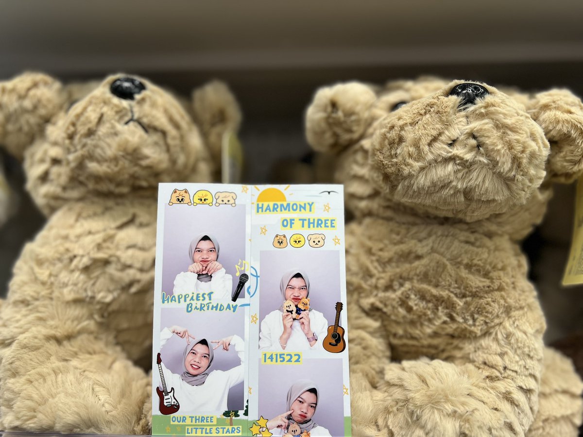 gorjeushjs's tweet image. Virgoracha's Birthday Special Frame by @_325files x @lucentricji

pas ini udh agak tenang, nyantuy gk sepanik yg minsung tadi, wkwk

Suka karena bisa milih 4 foto 🫶🏻

Foto sama framenya pas, gak bingung waktu ngedit 

#HarmonyofThree