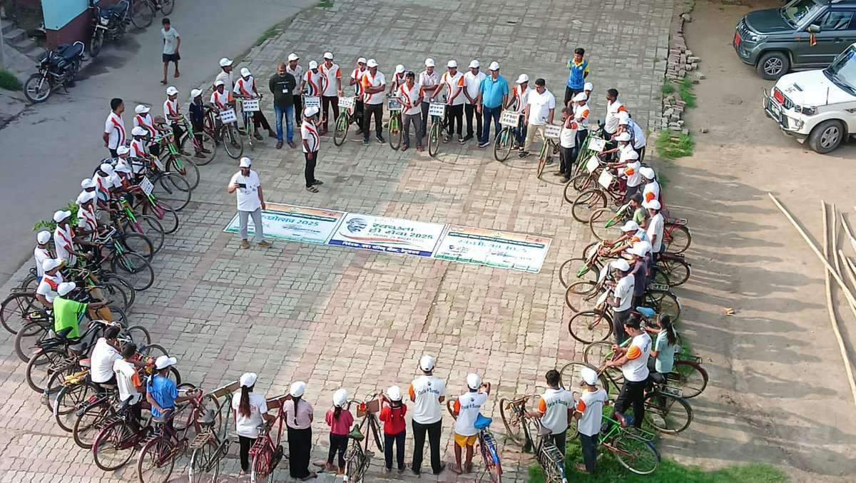 DcLSBABegusarai's tweet photo. बेगूसराय जिला के बीहट दुर्गा मंदिर से दिनकर गांव सिमरिया तक स्थानीय सामाजिक संगठन साईकिल पर संडे टीम के साथ स्वच्छता ही सेवा कार्यक्रम के तहत  साइकिल रैली
#shs2025 #Swachhotsav #SwachhataHiSeva2025 #SwachhBharat @DM_Begusarai @LSBA_Bihar @BiharRDD @swachhbharat @IPRDBihar https://t.co/lssocf04QT