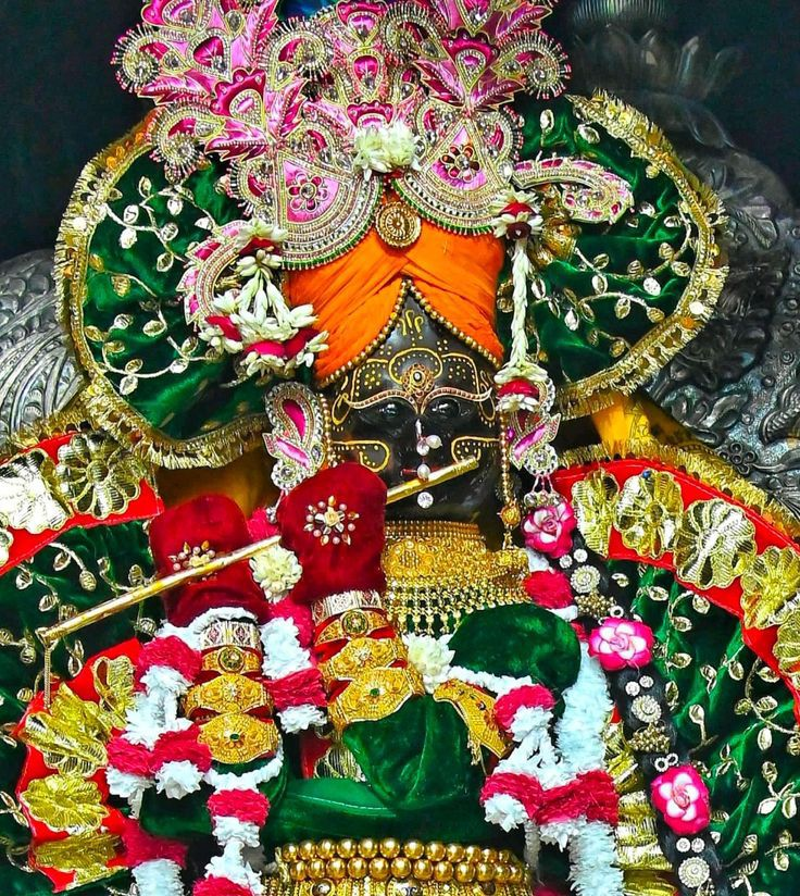 PremDev30680928's tweet photo. ॐ श्रीराधावल्लभाय हरिवंशस्वरूपिणे, प्रेमरसामृतसिन्धवे नमः। रसमदिर्दृष्टिपाताय नमो ब्रजविनोदिने॥” https://t.co/6myTVsrNlc