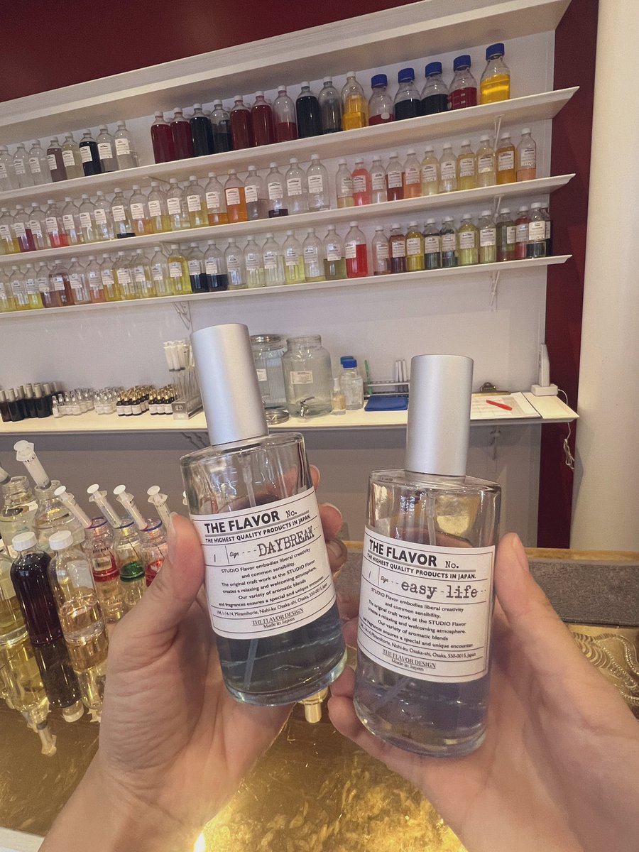 yuuuchon_jam's tweet image. 末っ子ﾁｬﾝと
香水作りに٩(ᐛ  )و
ｽｷな匂いを選んで
調合してもらって
色とラベルを決めて
楽しかった🙌🏻
メインを青で💙
持ち運び用はｵﾚﾝｼﾞ🧡
末っ子ﾁｬﾝは
紫💜とピンク🩷

めっちゃ良き匂いになって
大満足🥹💙🧡

#DAYBREAK
#easylife 
#JO1 @official_jo1 
#川尻蓮 #木全翔也