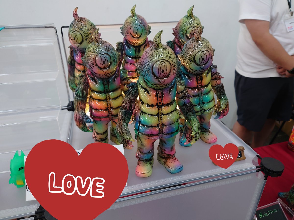 CREATE_LOVERS's tweet photo. 事前抽選は、お察しの結果だったけど…
無理を通して参戦してきました。
遠いけど #ソフコン 行って楽しかった💓
会場から離脱しました🙇
お話いただいた皆様ありがとうございました🙇😊😊

#チヨコソフビ 
#BEN
#miniTONA 
#ソフコン8 https://t.co/9gdvTjjhPU