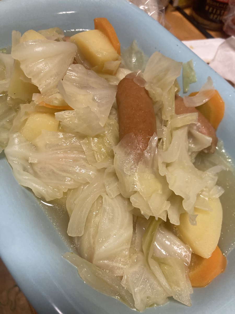 #白夜飯
5時間ぐらい経って味が染み込んでそうなポトフ