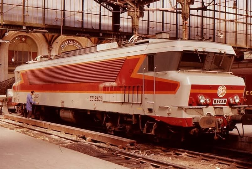 Limpiando la CC 6503.-
Desconozco autor de la foto.