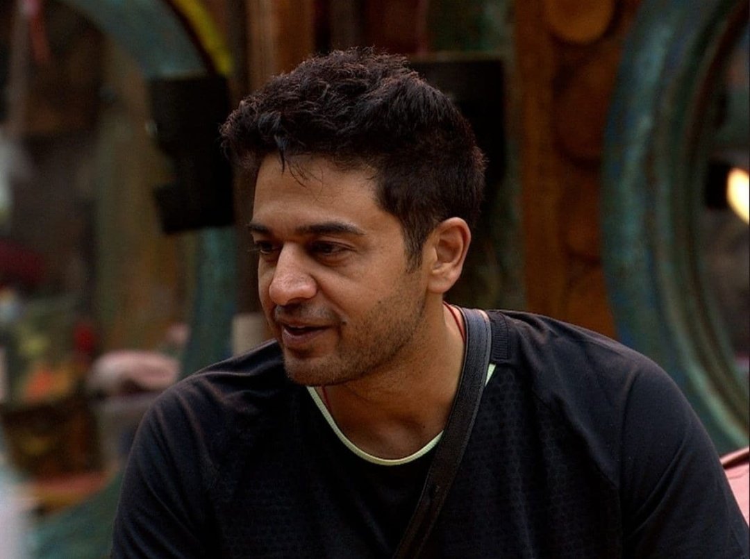BiggbossKaTadka's tweet photo. Weekly Popularity Poll (Week-4)

Like &amp; RT if you like #GauravKhanna    

#Biggboss19 #BiggBoss #BB19 https://t.co/lV13g5DF5N