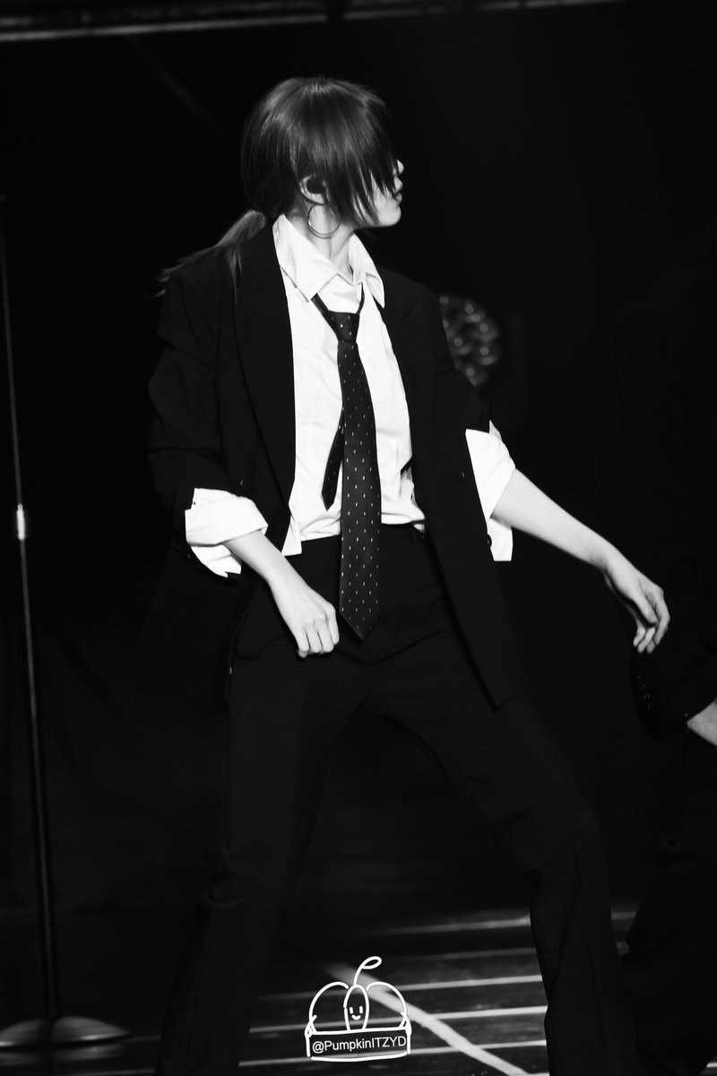 250920
🫣

#ITZY #있지 #RYUJIN #류진