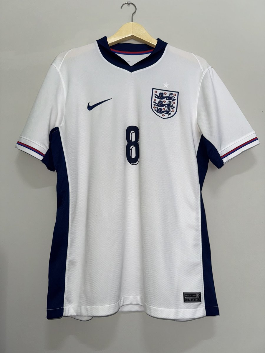 thekitmann's tweet photo. #jersey4sale

England Home Euro 2024 Stadium
Exc. Condition
Size M
Nns alexander arnold original

Price : 1.600k https://t.co/0S8XqxGjrp