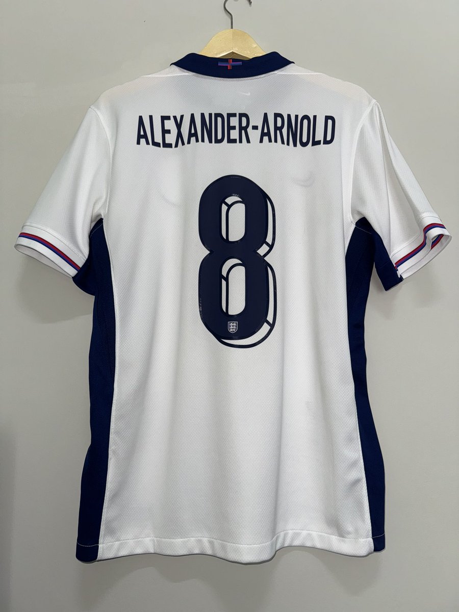 thekitmann's tweet photo. #jersey4sale

England Home Euro 2024 Stadium
Exc. Condition
Size M
Nns alexander arnold original

Price : 1.600k https://t.co/0S8XqxGjrp