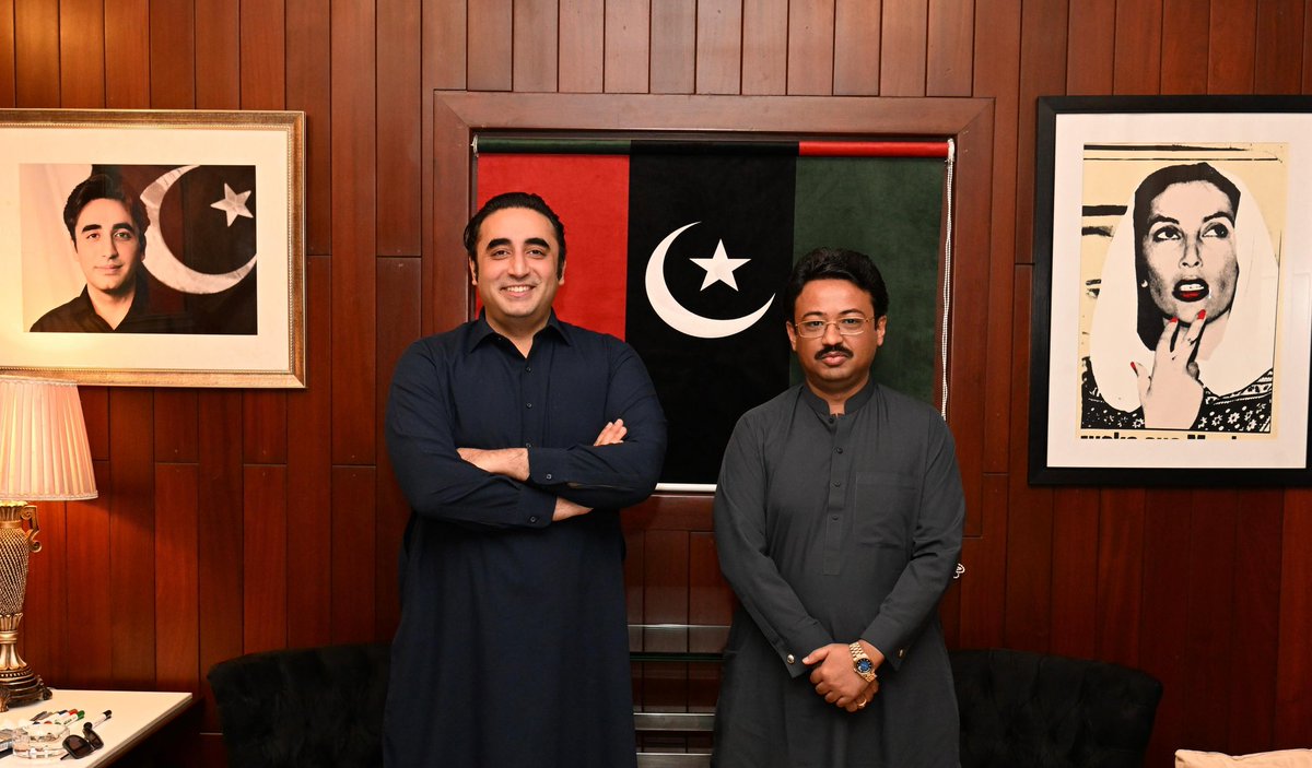 MohsanRahimoon's tweet photo. Wishing a very Happy Birthday to my beloved Chairman @BBhuttoZardari 🎉🌹 May you continue to shine with vision, courage, and dedication for the people of Pakistan.
 #HBDBilawalBhuttoZardari
@SyedAmeerAShah https://t.co/tvYHzxuYBq