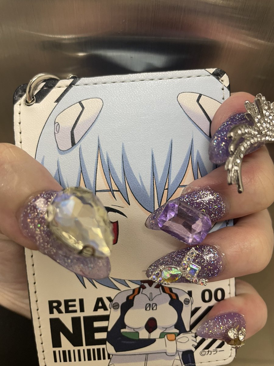 さきさんよりネイルチップをいただきました( ꜆ᵒ̴̶̷̥́ㅿᵒ̴̶̷̣̥̀ )꜆ありがとう、前のもありがとう いっぱいいっぱいありがとう、付けやすくしてくれてありがとう優しいをありがとう(´；ω；｀)飛ぶね🪽