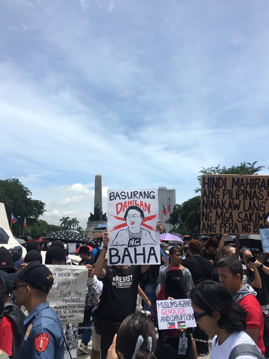 at kung hindi ka parin galit, bakit??!

joined the Trillion Peso March at Luneta Park today.