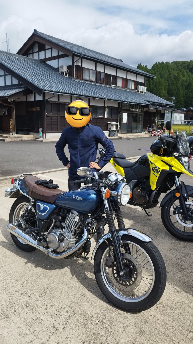 こちらは私がバイク沼に嵌めてぼちぼち4万キロくらい乗ってる人。各地を転住しながらも今なお大変綺麗に乗ってらっしゃる。