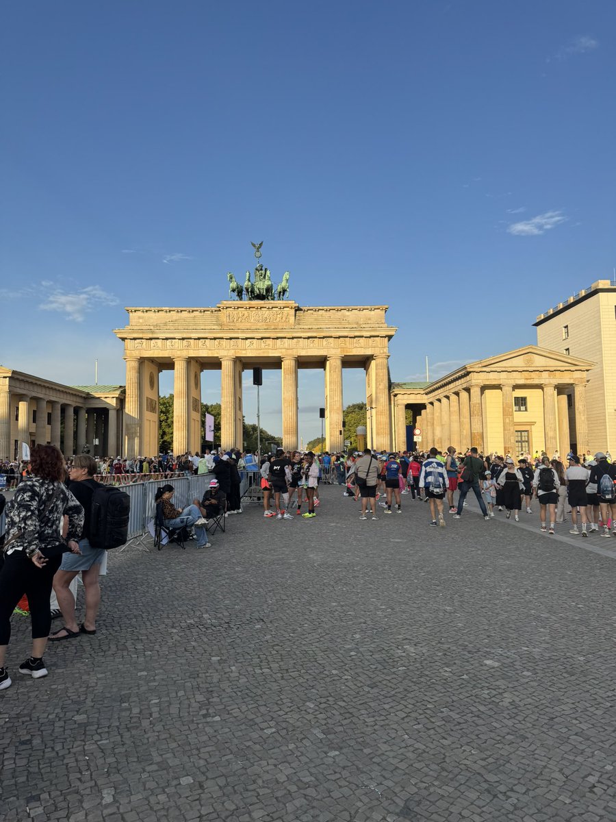 lgarrendu's tweet photo. #berlinmarathon2025 starting line https://t.co/NZ5XlKhmD0