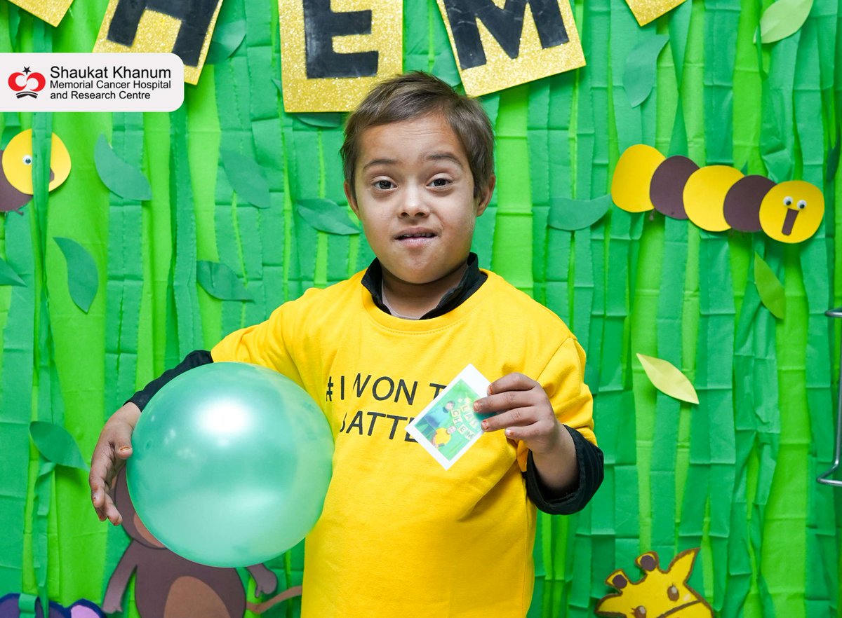 SKMCH's tweet photo. 6-year-old cancer patient M. Tohaid from Tank, Khyber Pakhtunkhwa, celebrated his last chemo at Shaukat Khanum Hospital, Lahore.
To help save the dreams of many patients like Tohaid, donate now👉https://t.co/G7S0il6vSf
#LastChemo #CancerIsCurable #HumansOfShaukatKhanum #SKMCH https://t.co/IvCBIssAhC