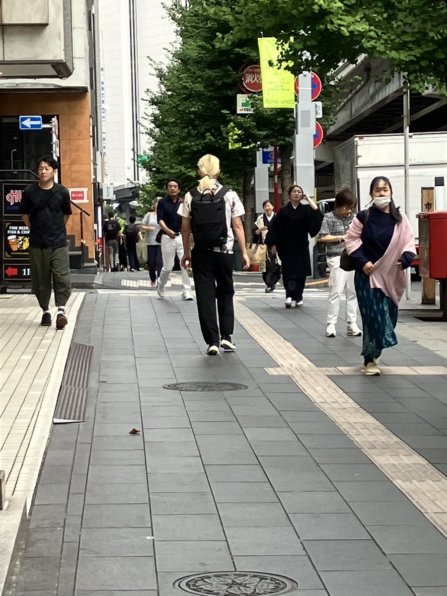 たまZAZY発見💡
後姿をどうぞw