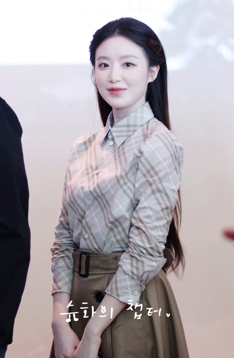 chapter_ysh's tweet image. 250921

예뻐.. 귀여워.. 🥹

#아이들  #여자아이들 #GIDLE #IDLE  
#슈화 #SHUHUA #舒華