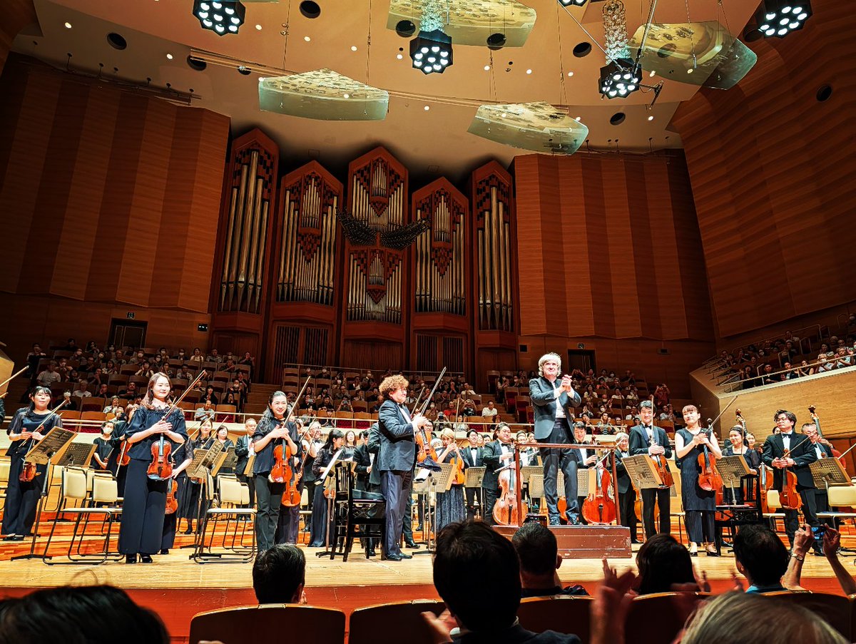 tateomif's tweet photo. I went to a subscription concert of New Japan Philharmonic at Suntory Hall.
#SuntoryHall #サントリーホール #NewJapanPhilharmonic #新日本フィル定期 #NJP演奏会 #新日本フィル #orchestra #オーケストラ #ThomasDausgaard #トーマスダウスゴー #ChristianTetzlaff #クリスティアンテツラフ https://t.co/Kx3tEibpez