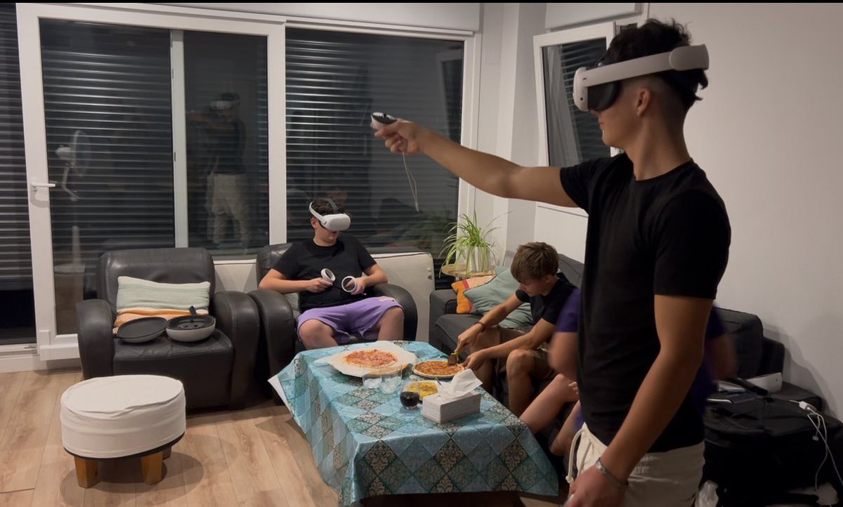 IaaSgeek's tweet image. Last night my eldest had some friends over. When I got home, I found them all deep into the Oculus 2 and 3… future metaverse engineers in training 😂 @MetaQuestVR
