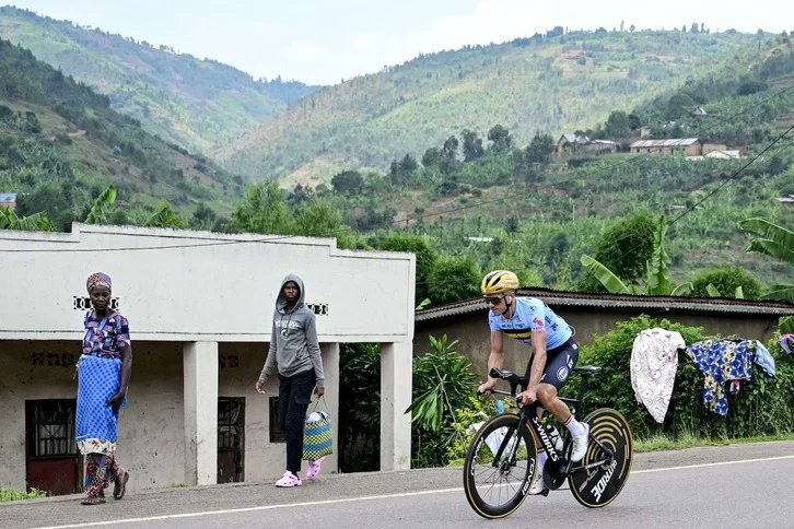 [AHORA EN ABIERTO]

Los mundiales de ciclismo de Kigali, o cuando se quiere alejar la política del deporte

naiz.eus/eu/info/notici…

✍️ <a href="/XabierRodriguez/">Xabier Rodríguez</a>