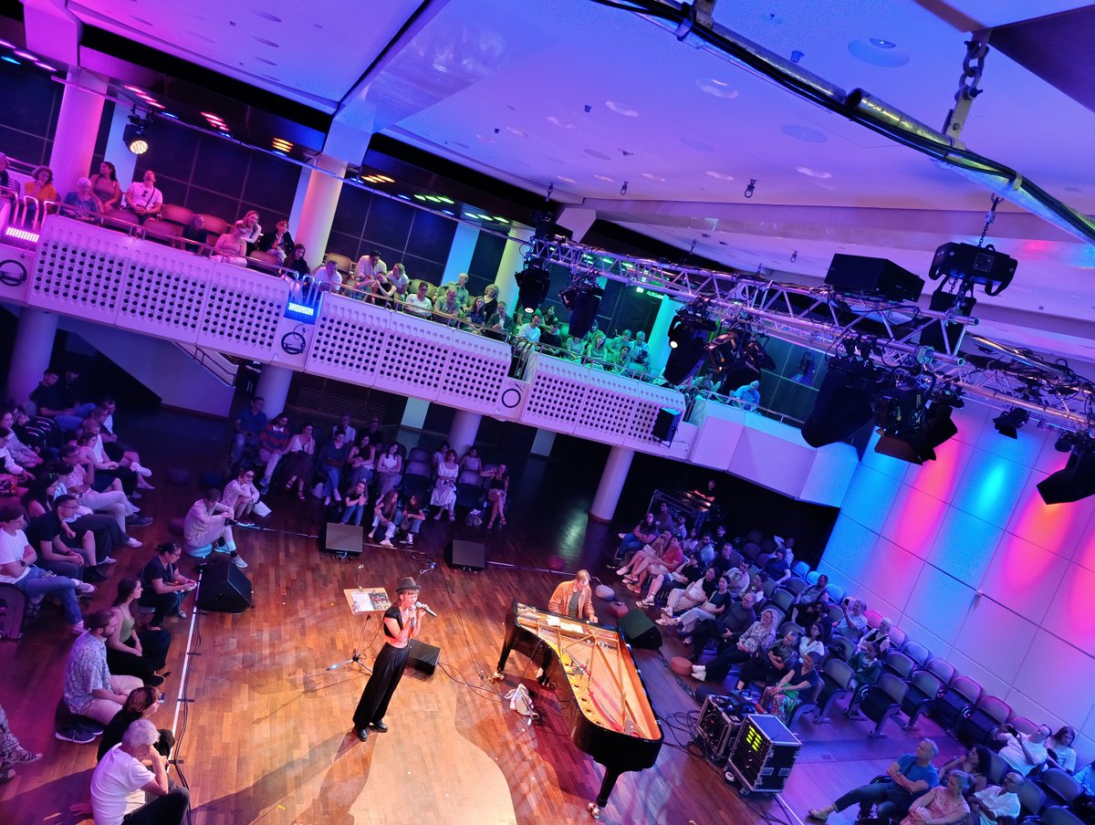 GoldrauschEntS's tweet image. #Fratopia #Festival der Entdeckungen 16. - 20.09.2025 Neue Hörerfahrungen, unkonventionelle Formate &amp;amp; künstlerische Freiräume. #Musik wurde im Konzertsaal neu vermittelt – auf moderne, lebendige Weise, mit künstlerischem Anspruch @Stadt_FFM Alte Oper #Frankfurt am Main #AlteOper