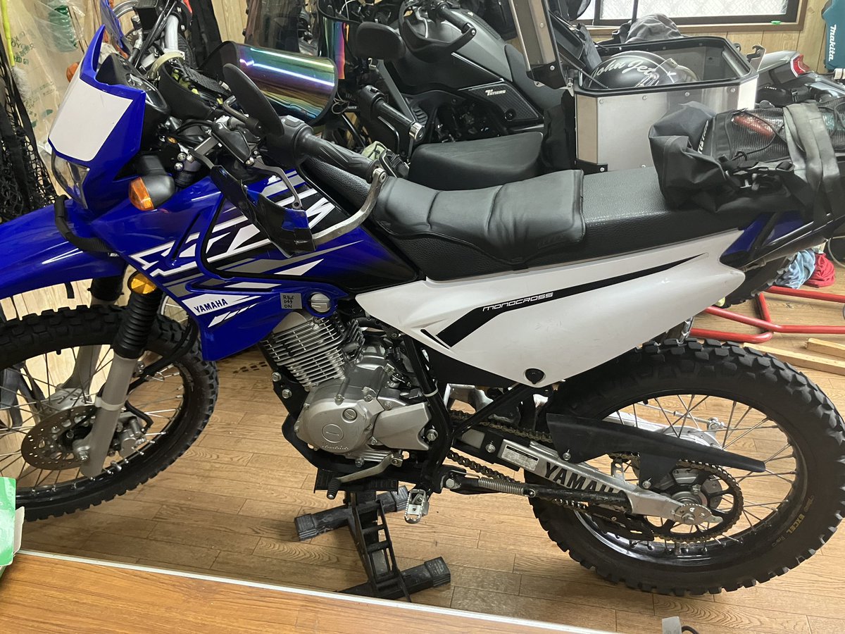 niheibe's tweet photo. xtz125

10807キロ

メンテ

オイル交換
ヤマハ赤色

もうそろそろバイク引退の時期かもな。
メンテしたら腰が痛いわ https://t.co/HaNbBjGZBw