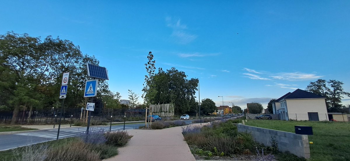 Bonjour, c’est dimanche et nous voilà partis pour la balade dominicale a Val-de-Reuil. Je vous souhaite une excellente journée.