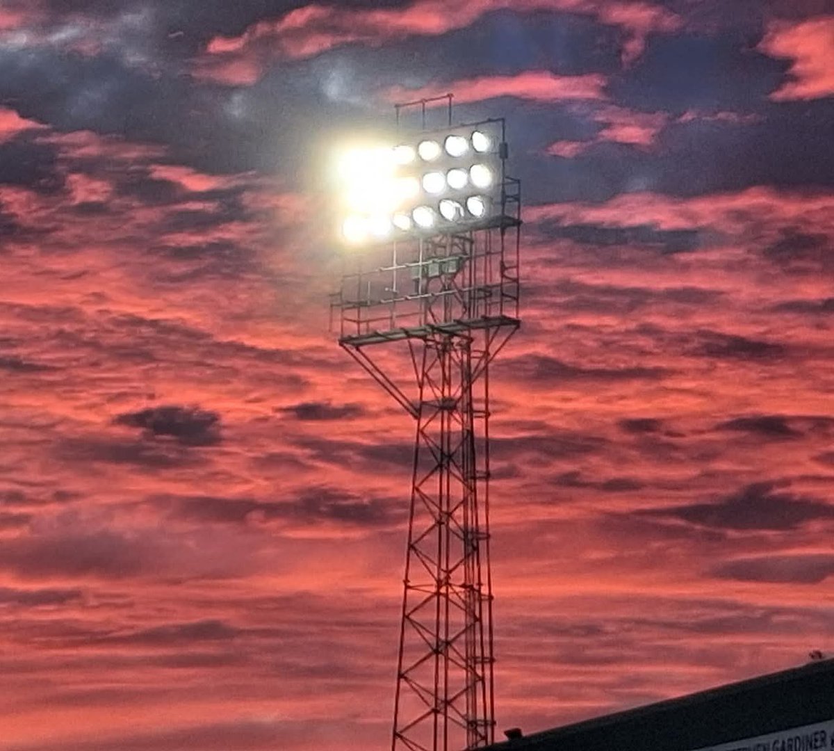 Red sky at night, Steward's delight 🧤