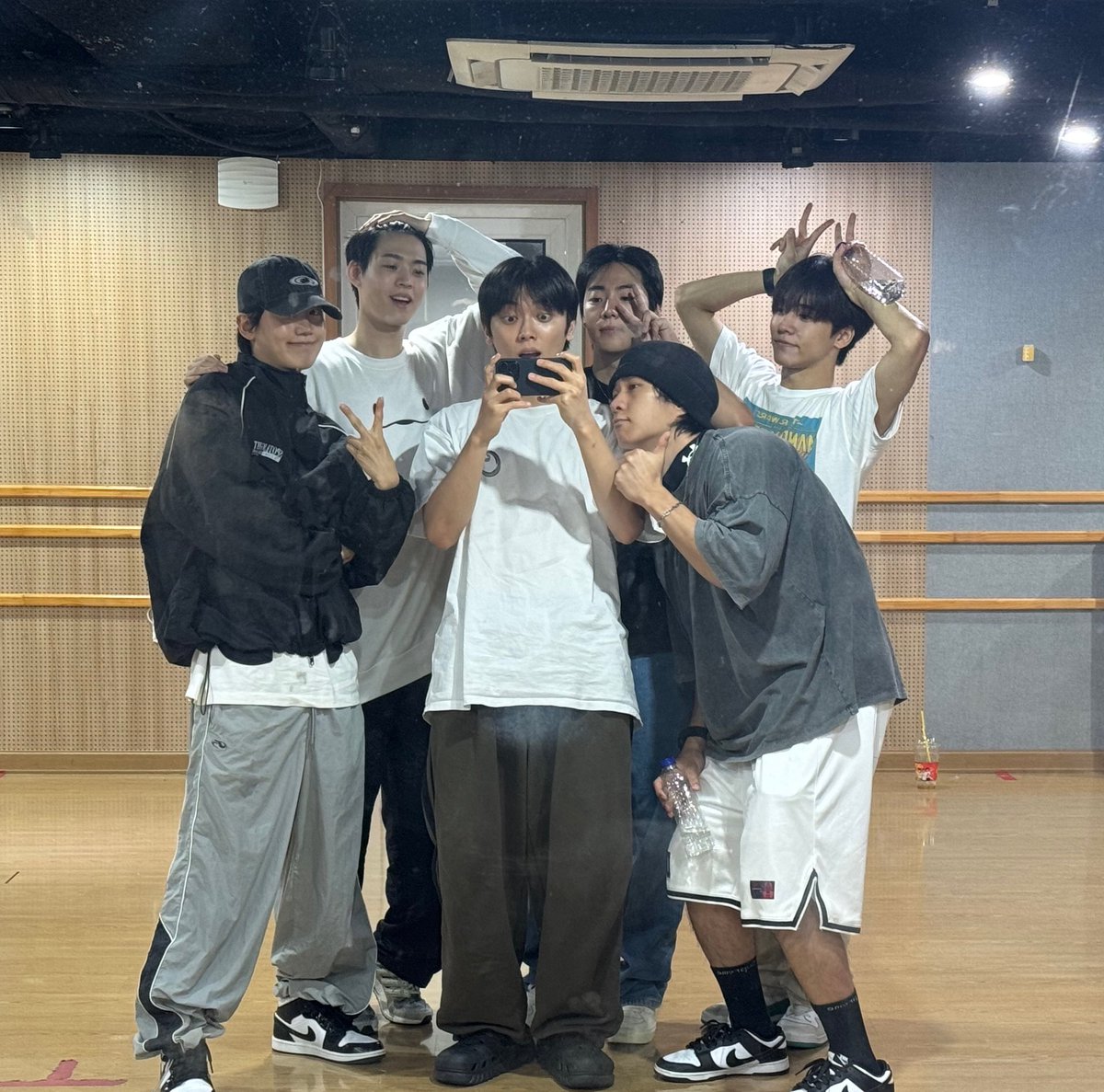 니네자꾸이러면
계속
계속계속튀김기에기름올리는수밖에없음
계속튀겨버리는수밖에엇슴...