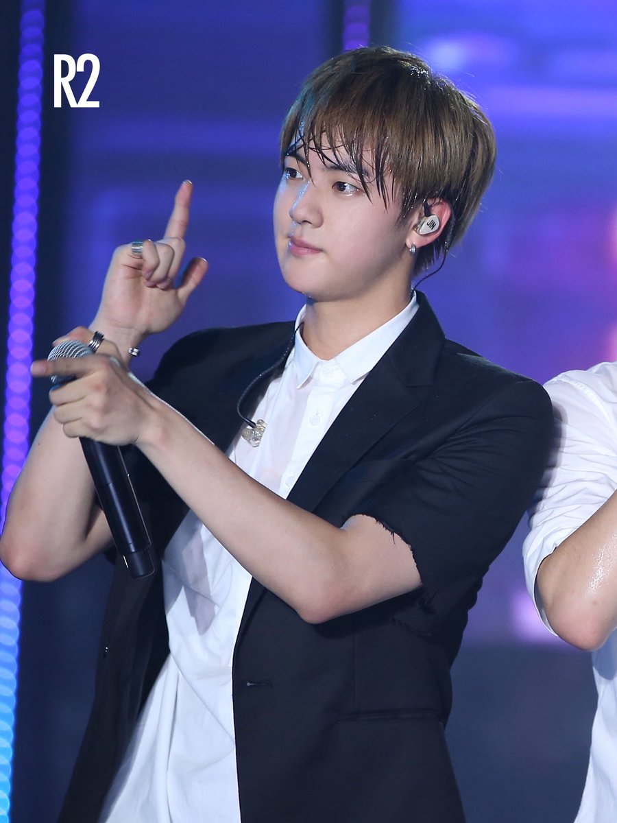 RTWOBTS2's tweet photo. 150905 상하이 I Fun Music 진

🐹🔫 ♡⁼³₌₃

#진 #방탄소년단 #BTS #김석진 #석진 #JIN #SEOKJIN @BTS_twt https://t.co/R35Ca6zN3m