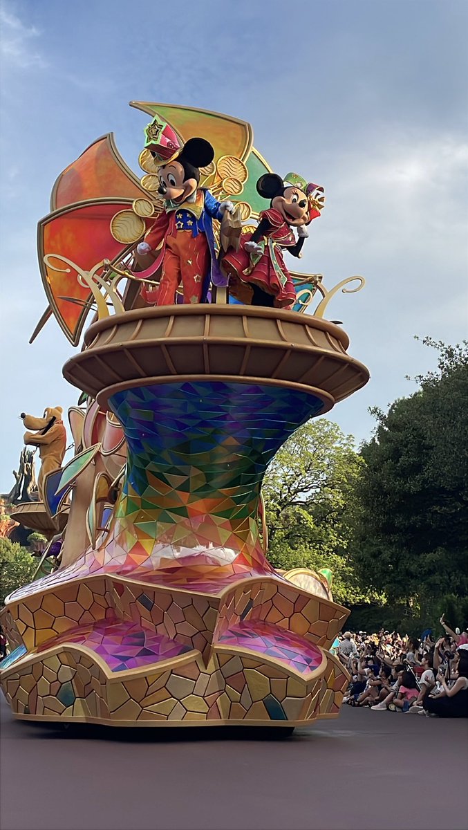 先週のランド、楽しかったなぁ🏰
そこまで暑くなくて、乗りたいもの、食べたいもの全部満喫できて最高だったなぁ😃
ずぶ濡れになり、ベイマックスとハモカラは最前！
やっぱりディズニーは夏☀️