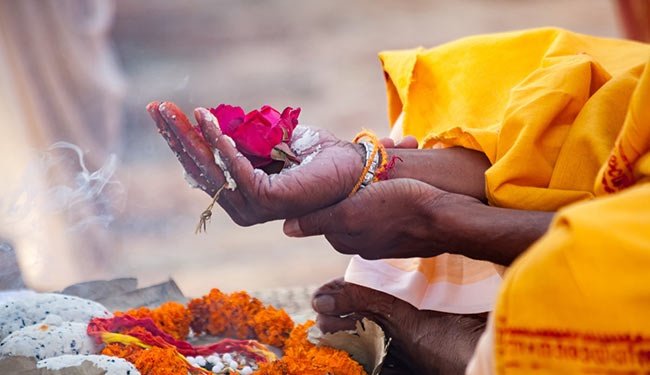 RSSholankey's tweet image. &quot;पितृपक्ष&quot; में उन सभी &quot;पितरों&quot; को श्रृद्धांजलि..🙏🏻

जिन्होंने मुगल अत्याचारों के बावजूद हमें &quot;हिन्दू&quot; बनें रहने का गौरव प्रदान किया ..!!

जयतु सनातन धर्म 🚩 
जयतु सनातन संस्कृति 🚩 
#PitruPaksha #पितृपक्ष #हिंदू #Hindu