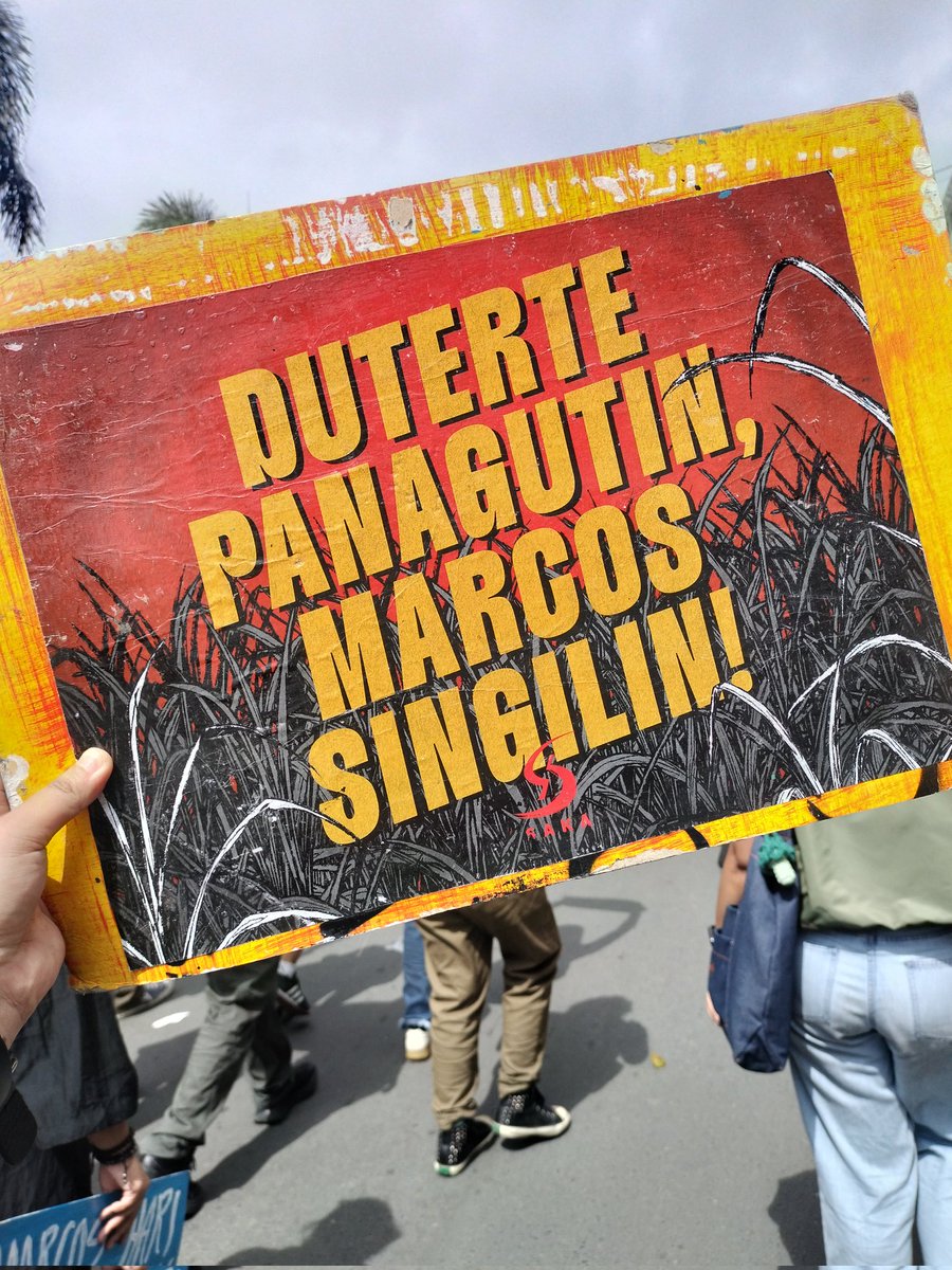 motherdanger_'s tweet image. BINAHA ANG LUNETA AT MENDIOLA! ♥️✊🏼

#StopKorap
#MarcosSingilin
#DutertePanagutin