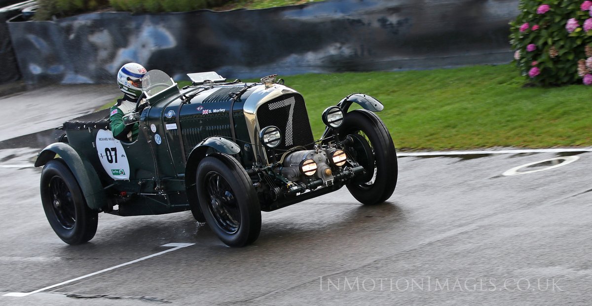 del_inmotion's tweet photo. Two beautiful classic racing Bentleys out testing on a rather slippery circuit @goodwoodrevival  test day 1st Sept https://t.co/IbTx43MaNh