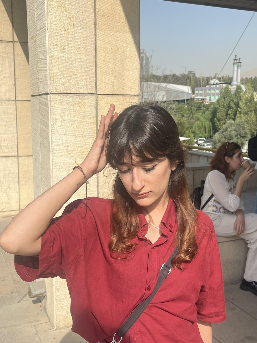 tinyhornist's tweet photo. تو شهریور موهامو کوتاه کردم. https://t.co/ZMAXVzbQv2
