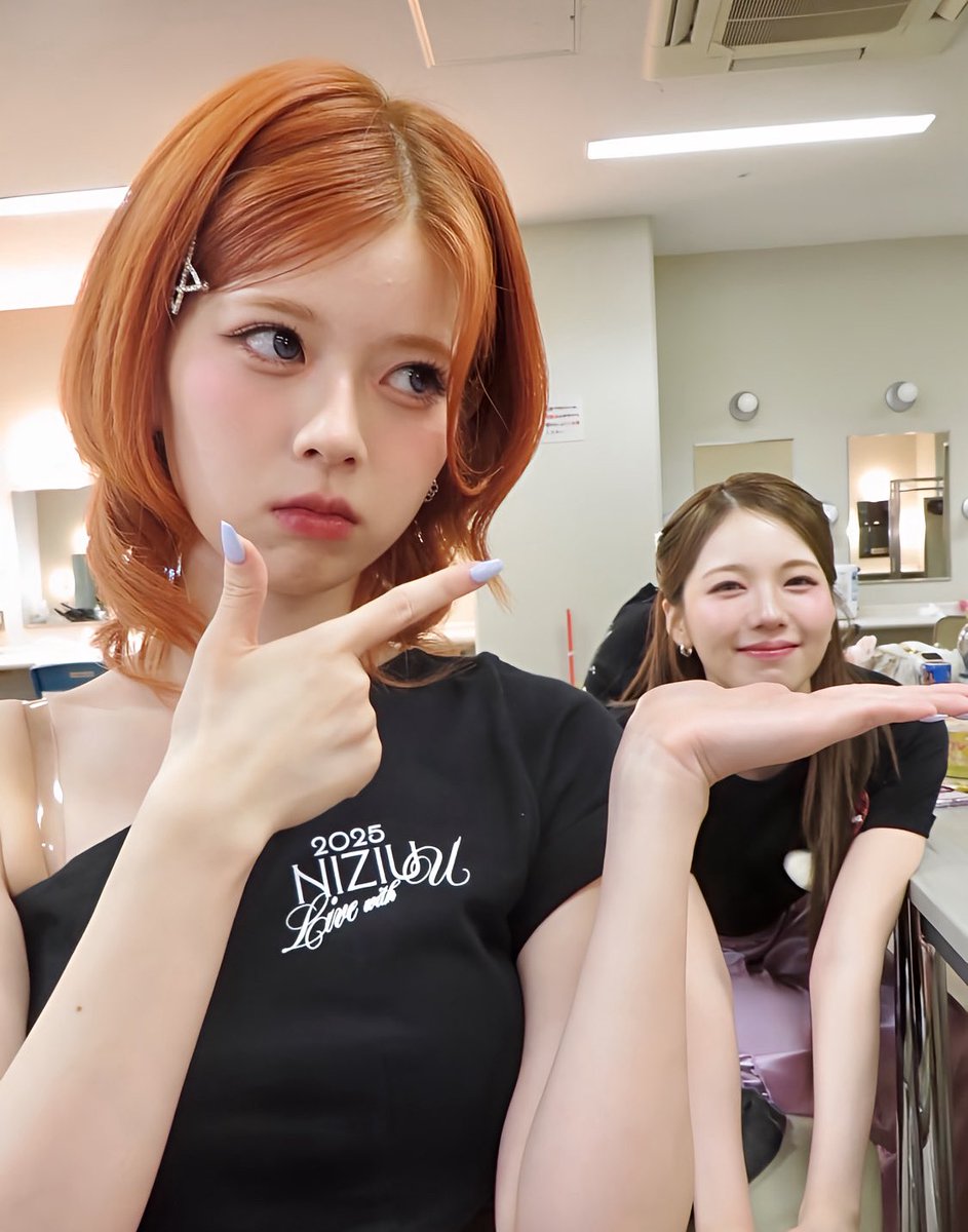 尊いツーショット😗👉☺️✨
#NiziU #RIKU #AYAKA