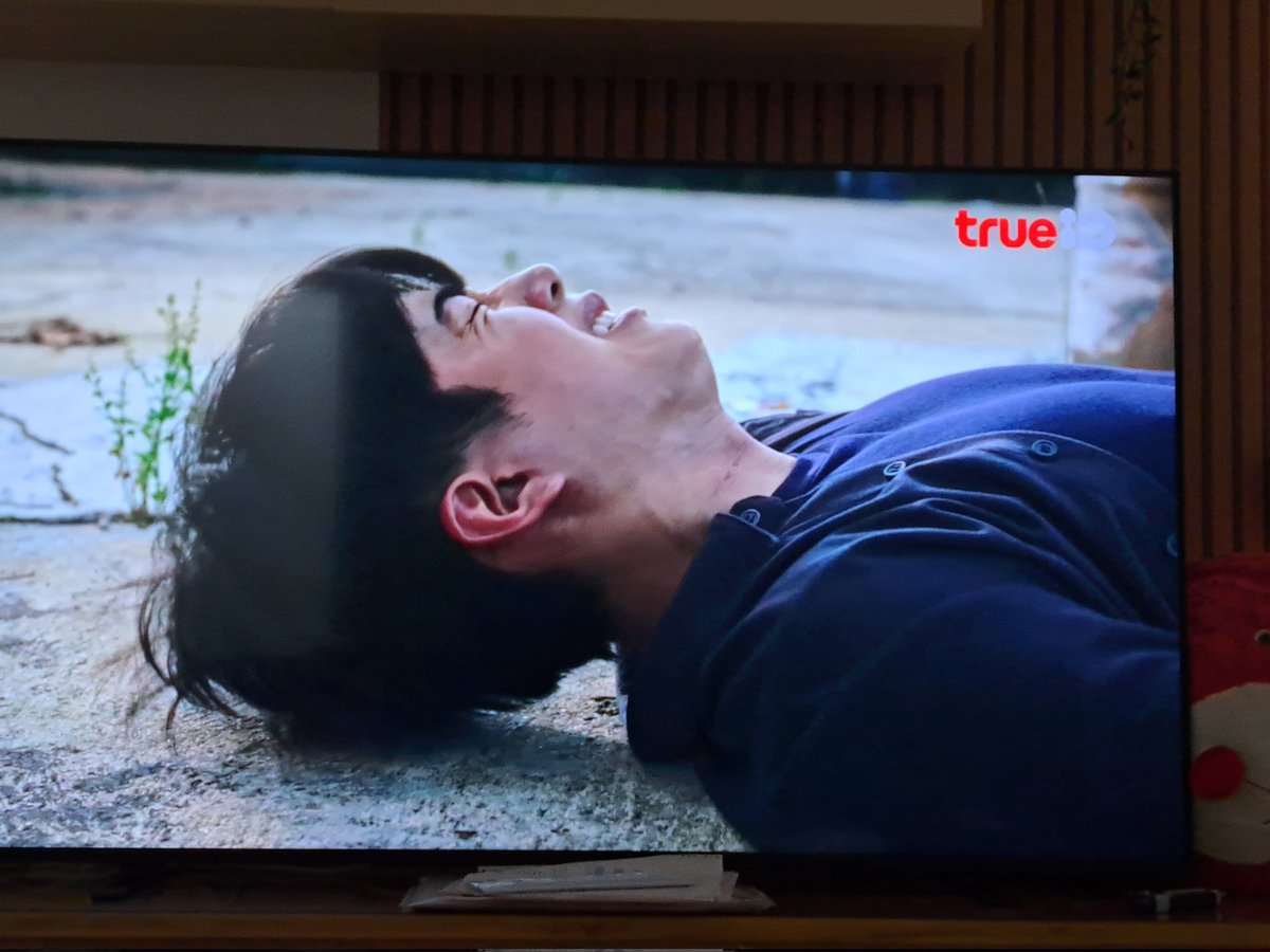 drumrong's tweet photo. พึ่งดู EP.13 กลัวนนกุลจะเส้นเลือดในสมองมีปัญหาจังเลยค่ะ หน้าแดงหูแดงทั้งเรื่อง เล่นเก่งจัดอ่ะ #MouseTH10MViews https://t.co/VVCrfEFhai