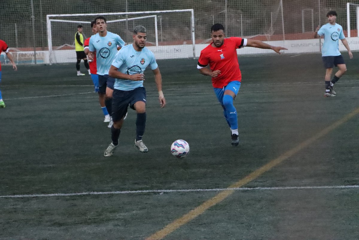 L' <a href="/atleticvalls/">Futbol Club Atlètic de Valls</a> s'estrena amb victòria davant la UE Torredembarra. #TerceraCatalana #futbolcat 
eltravesser.cat/noticia/257099…