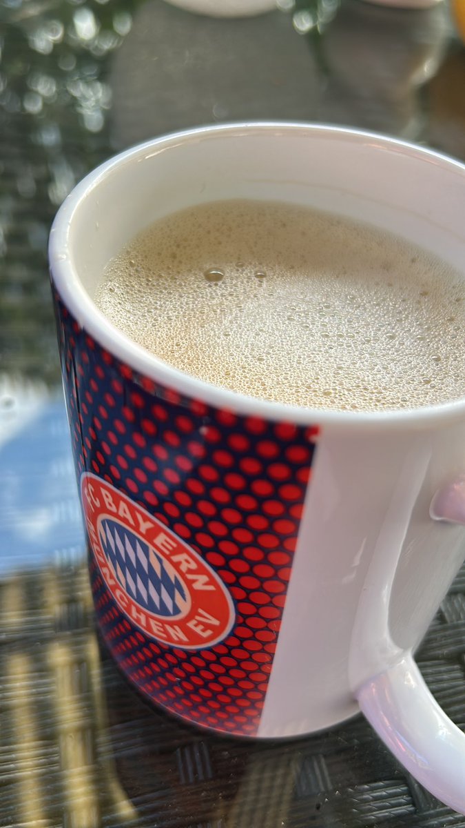 Guten Morgen zusammen ☕️😮‍💨

Sonniger Tag, ich liebe es 😎☀️🌞

Heute Amateurspieltag 1. gegen 2. - sehr wild. 

Etwas aufgeregt aber hoff 3 Punkte. 

Wünsche euch einen angenehmen Sonntag!🥰