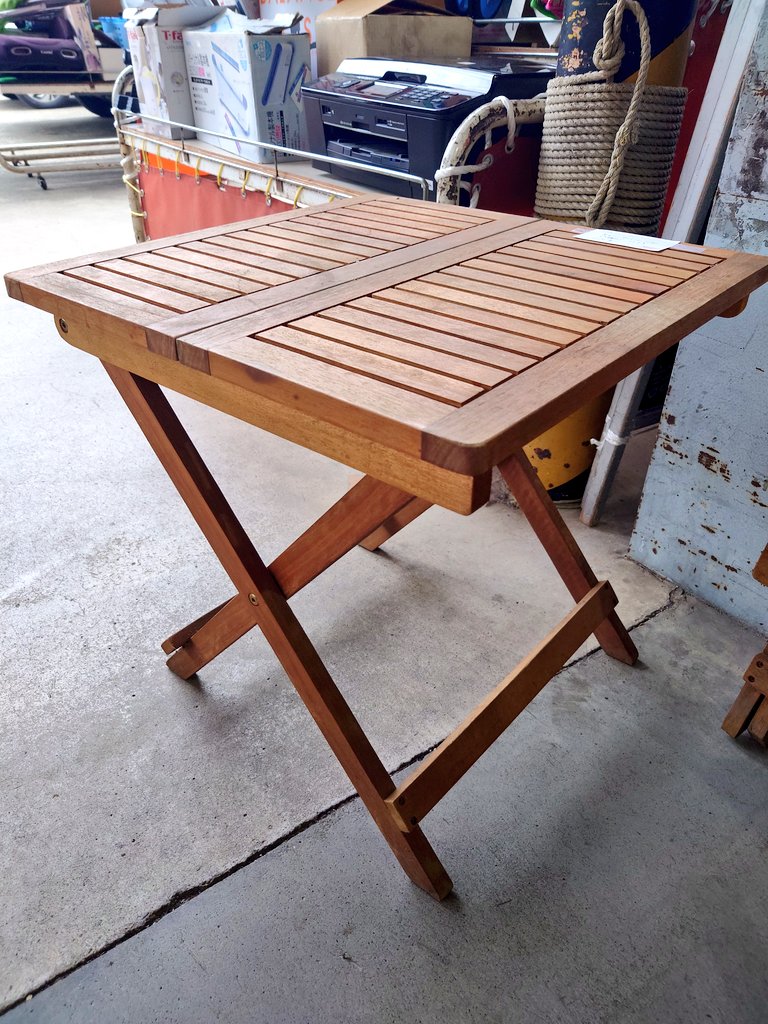 サイドテーブル - Search / X