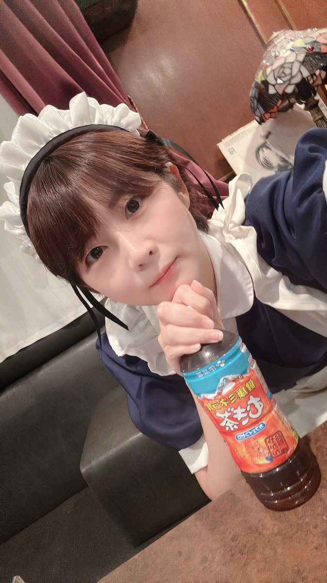 🪽250921

お昼お給仕でした☀️

一瞬だけ湯島から人が消えたか？！って思うくらい波ありでしたが、ご帰宅いただいたご主人様達ありがとうございました☺️

お話ししてたら私も映画とか舞台見に行きたくなったぞ〜〜

差し入れなどもありがとうございました✨

次回お給仕は来夢さんの生誕イベです🎂何卒