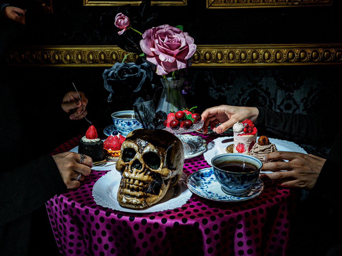 #手資料 闇のお茶会

描きたい、お好きなポーズあったら是非RPやブクマ、♡お願いします📷資料撮影のモチベになります！  
 リクエスト等はマシュマロにて！（固定ツイのツリー）

 #彪資料写真集 #トレス素材 #Posereference