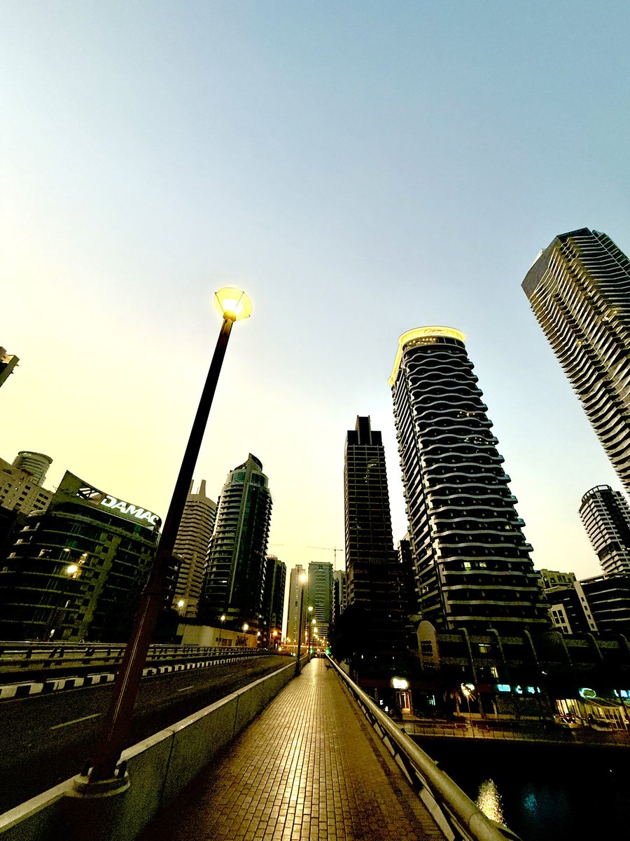 mrakhiljoy's tweet photo. Early hours, Dubai Marina. https://t.co/bpLT2RhYPv
